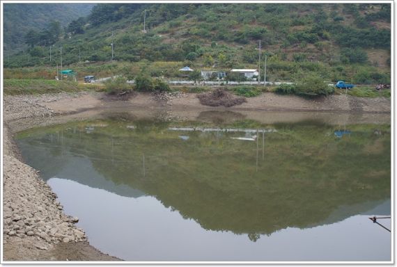 제방 모서리쪽입니다 이곳도 좋은포인트